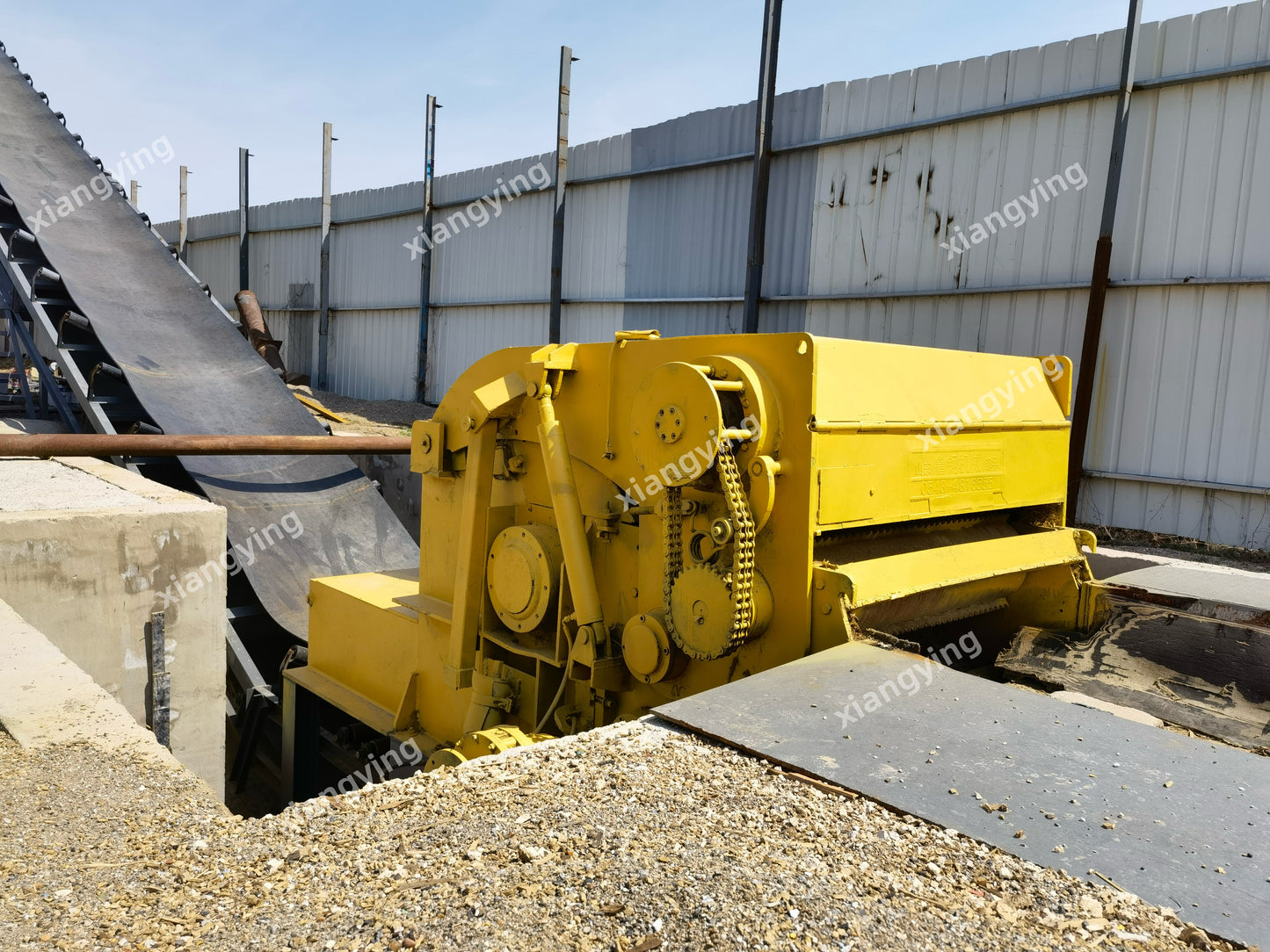 Chipper machine for the wood Particle board/Chip board production line