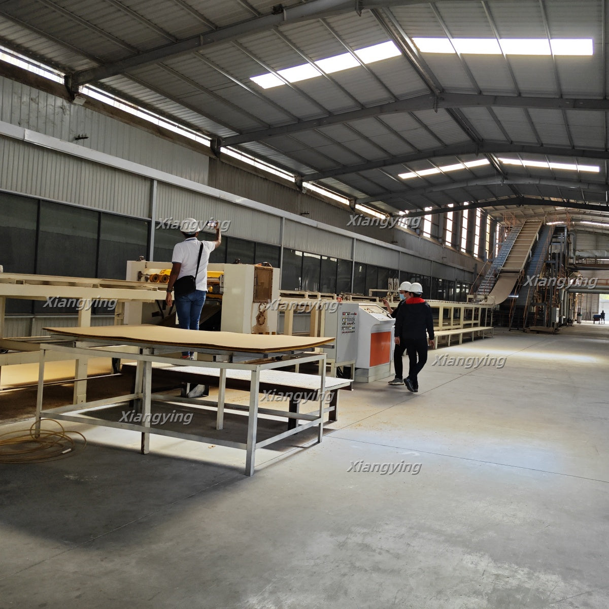 Forming machine for the Continuous roller thin MDF production line
