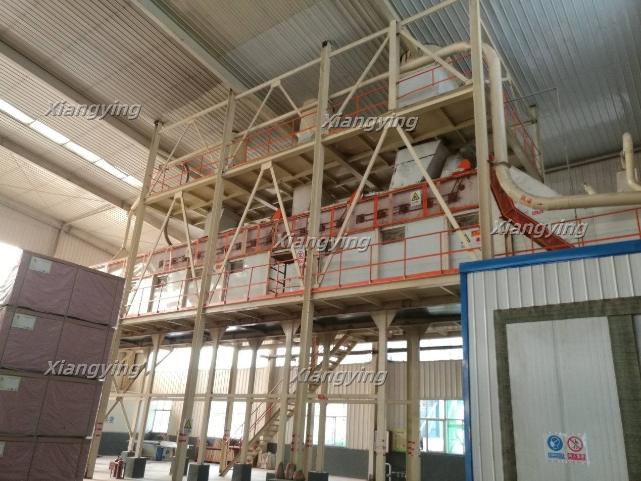 Forming machine for MDF/HDF production line